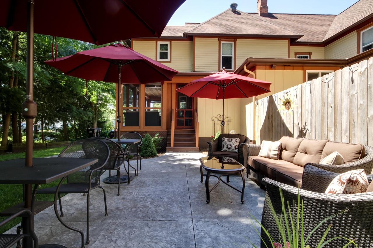 Twin Oaks Inn Saugatuck Esterno foto